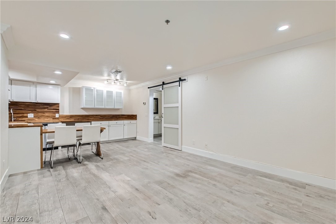 4200 South Valley View Boulevard 1072