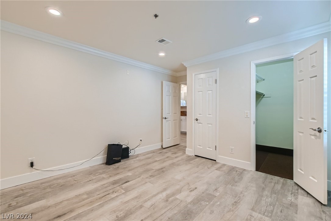 4200 South Valley View Boulevard 1072