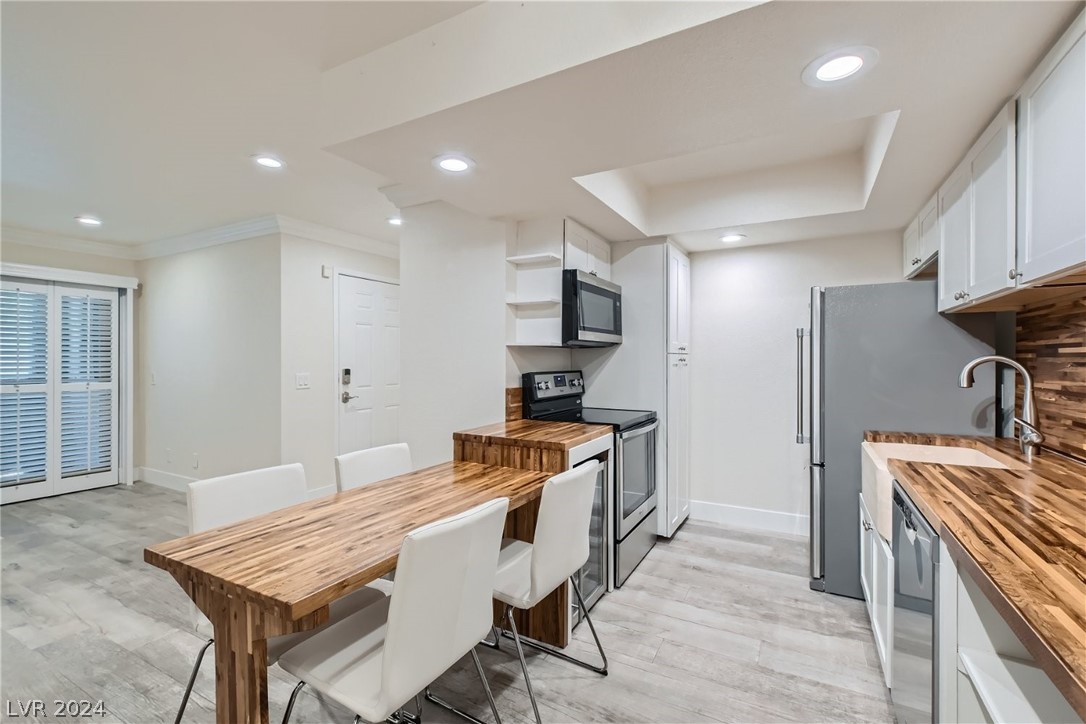4200 South Valley View Boulevard 1072