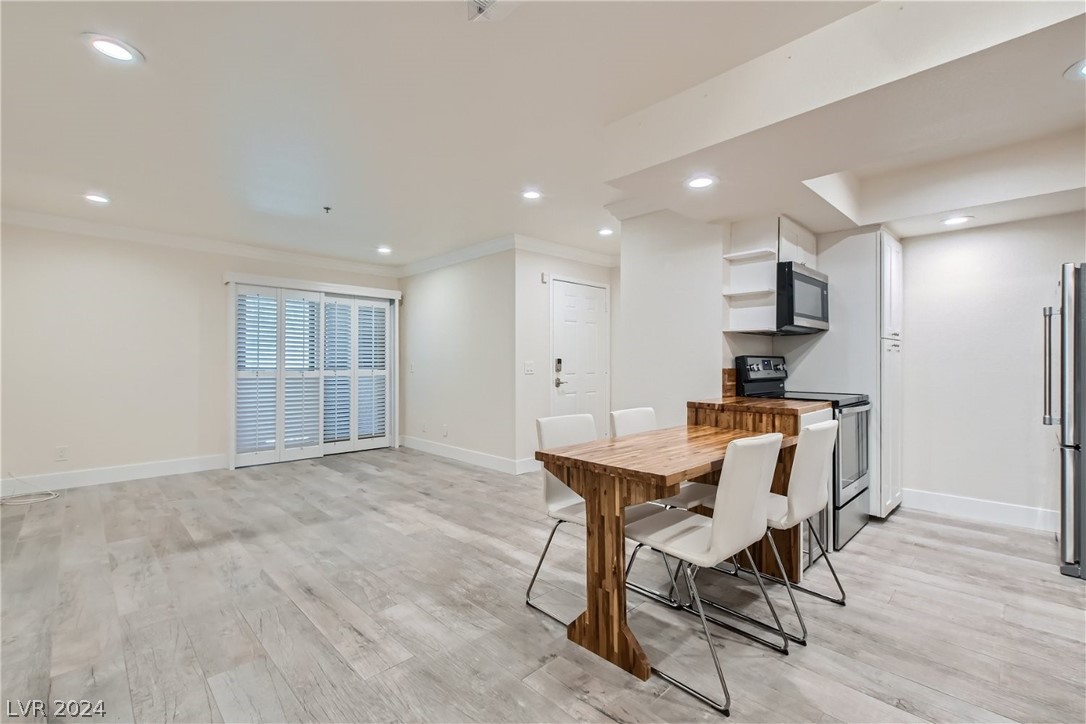 4200 South Valley View Boulevard 1072