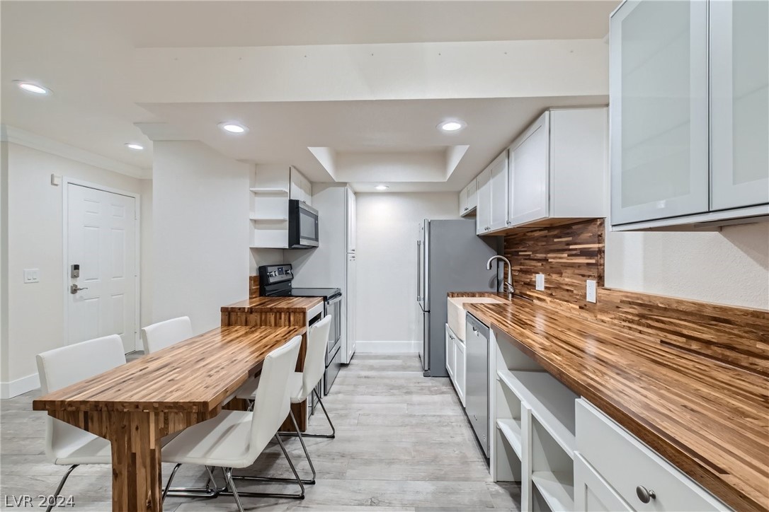4200 South Valley View Boulevard 1072