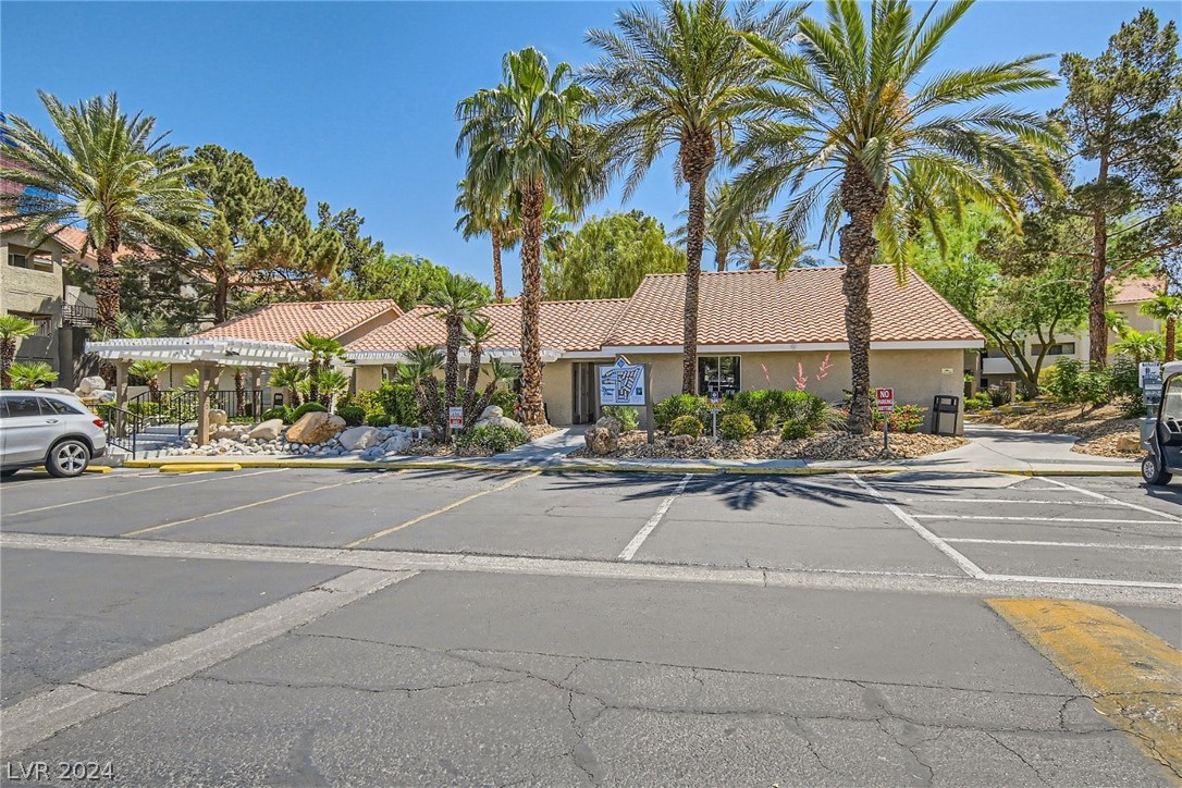 4200 South Valley View Boulevard 1072
