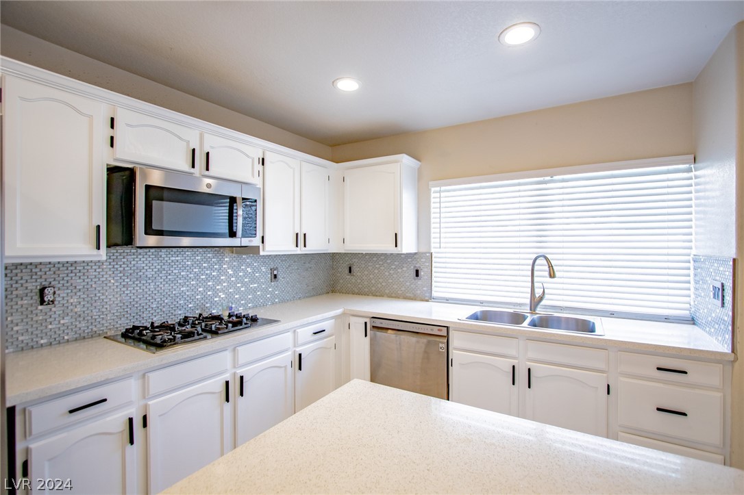 7820 Millhopper Avenue