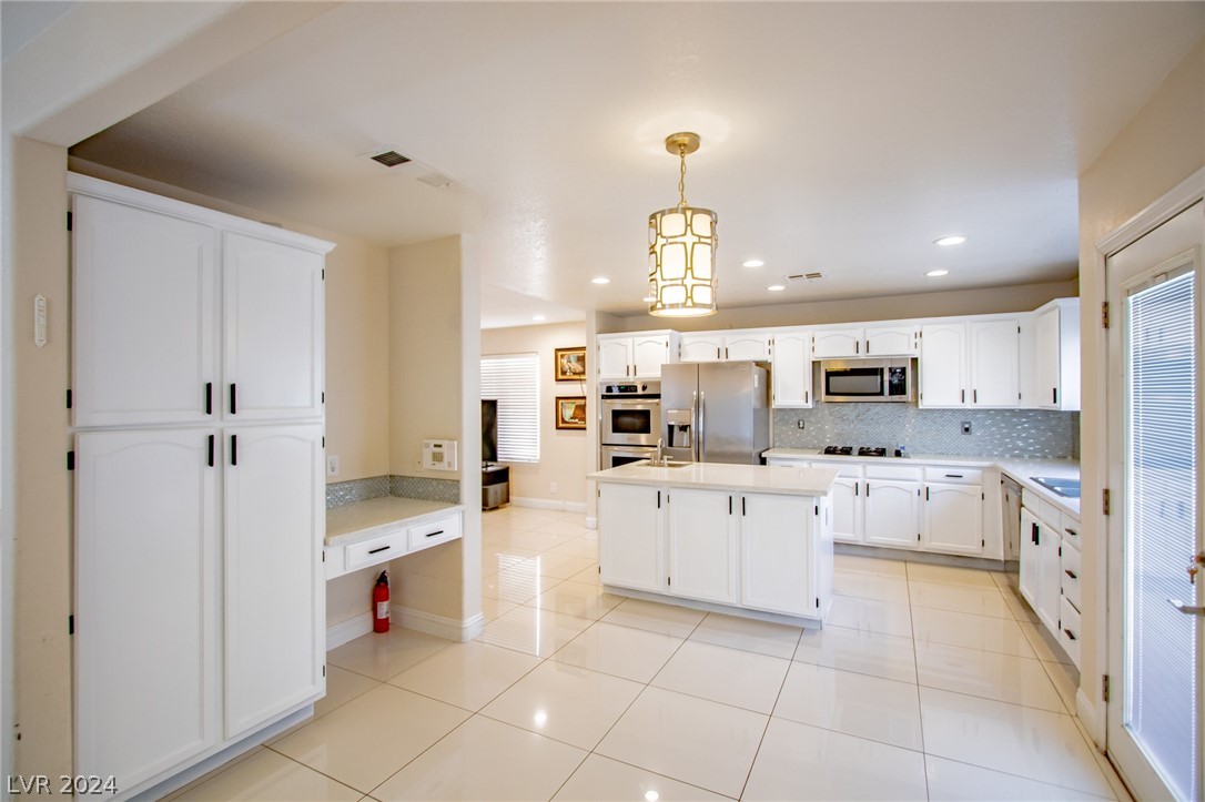 7820 Millhopper Avenue