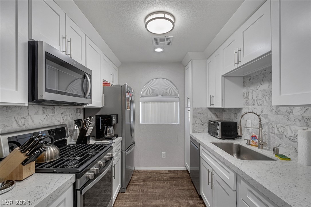 6840 Elm Creek Drive 204
