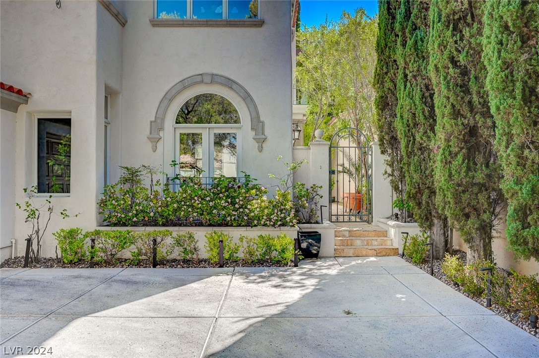 9005 Robinson Ridge Drive