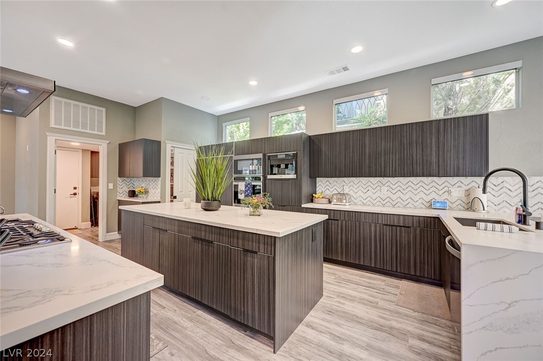 9005 Robinson Ridge Drive