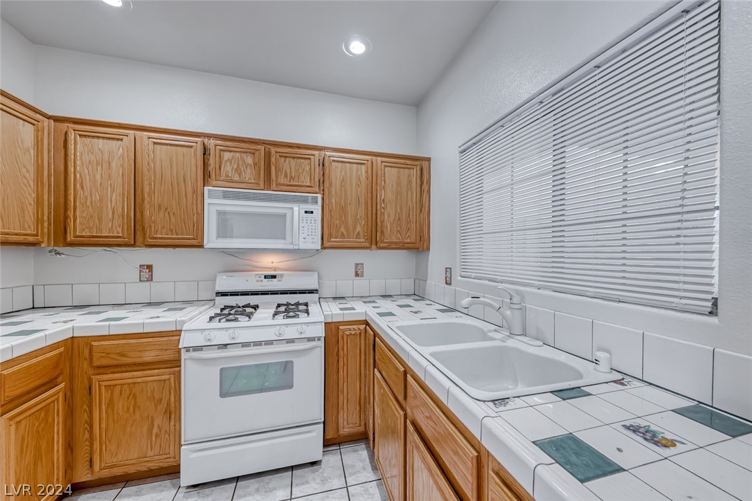 1823 Cutlass Drive 1823