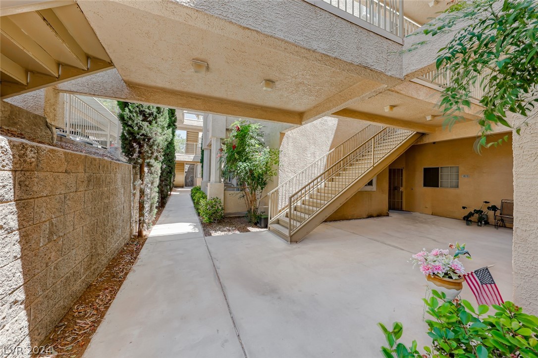 1823 Cutlass Drive 1823