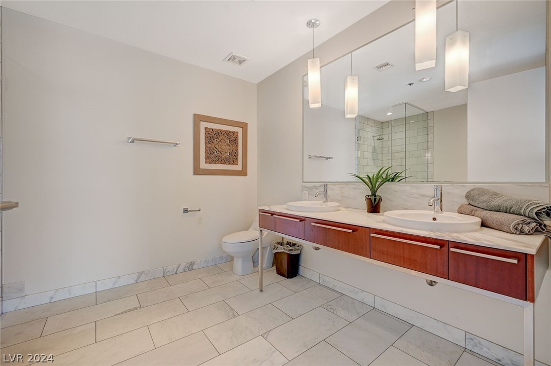 4471 Dean Martin Drive 2105