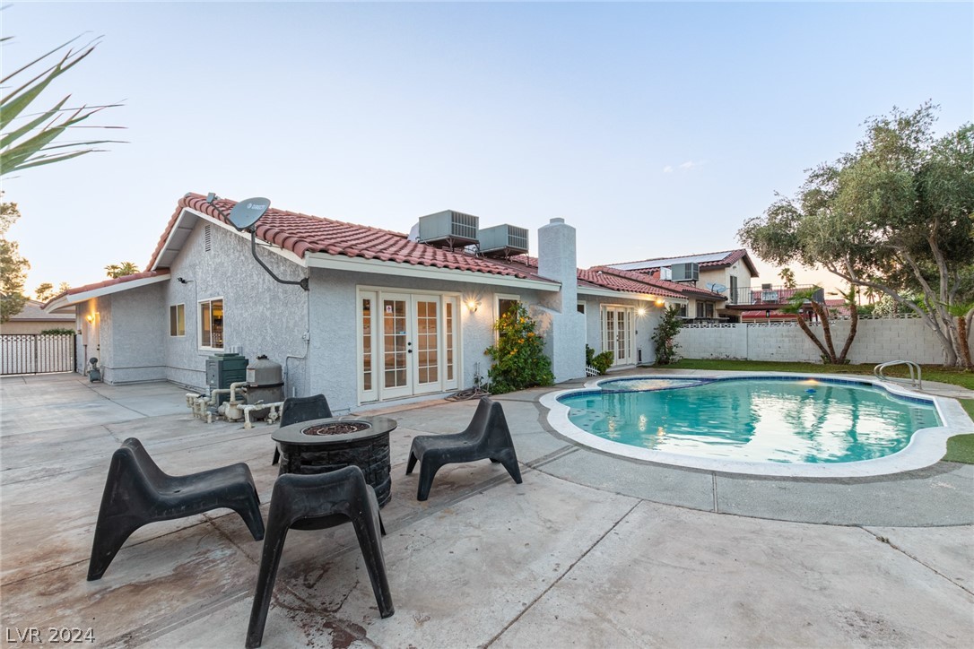 5264 Annie Oakley Drive