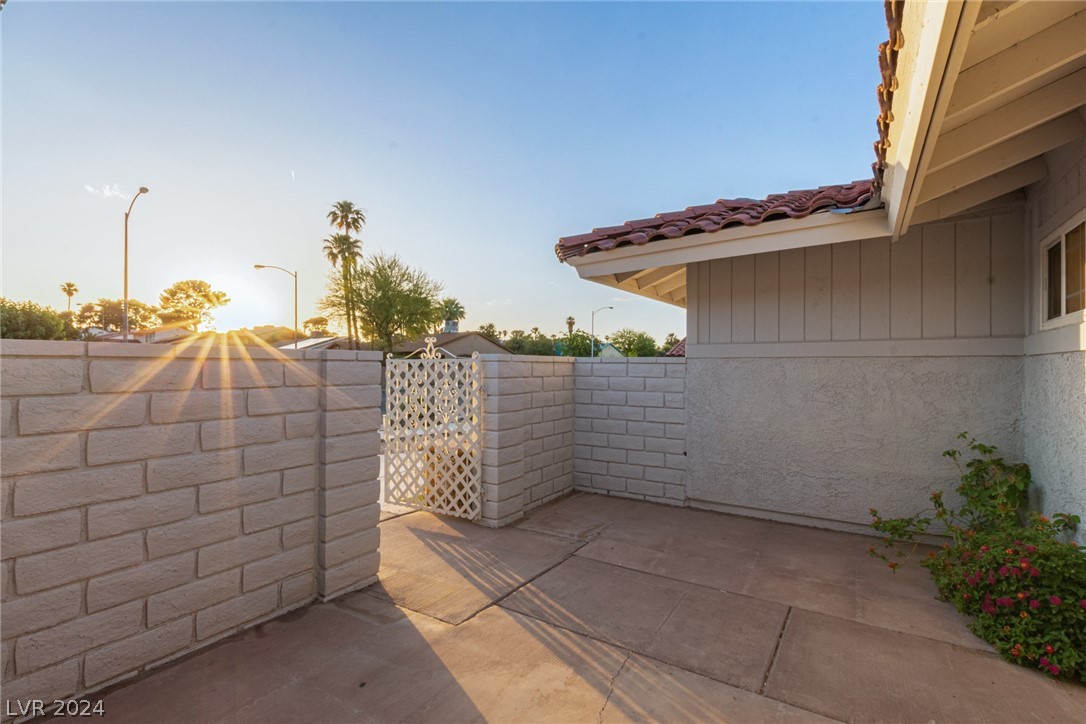 5264 Annie Oakley Drive