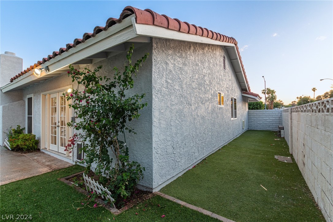 5264 Annie Oakley Drive