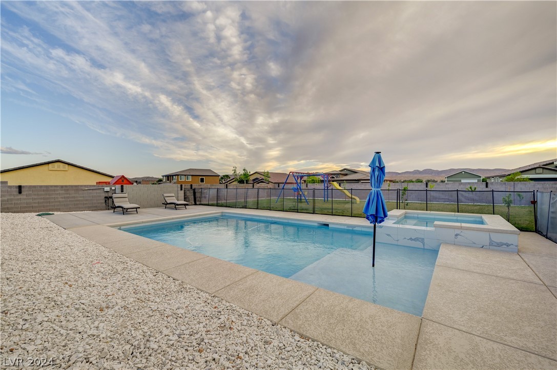 1597 Paintbrush Way