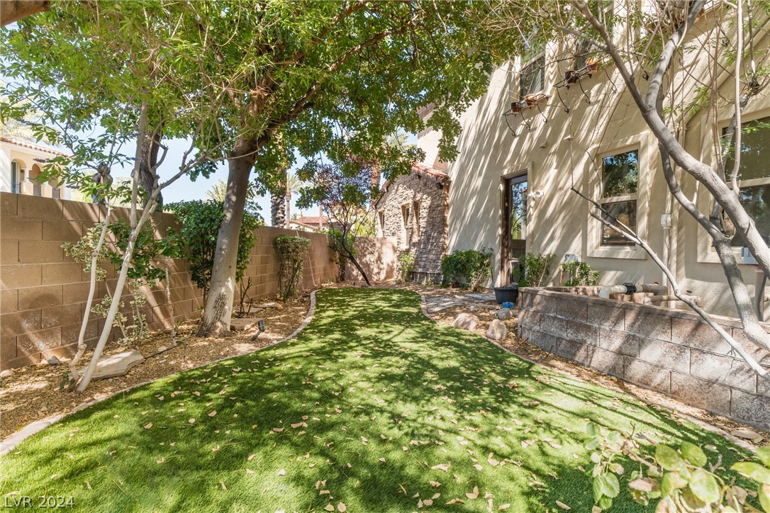 7722 Roaring Springs Circle