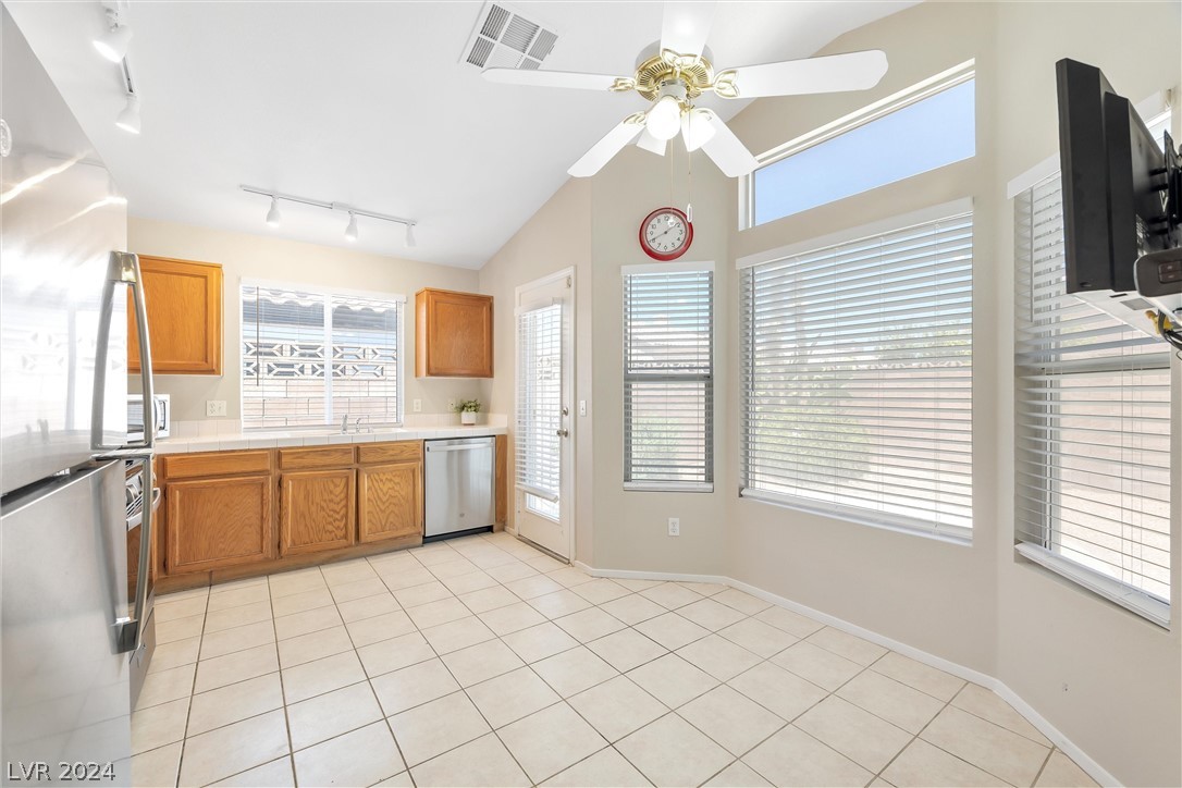 1816 Cedar Bluffs Way