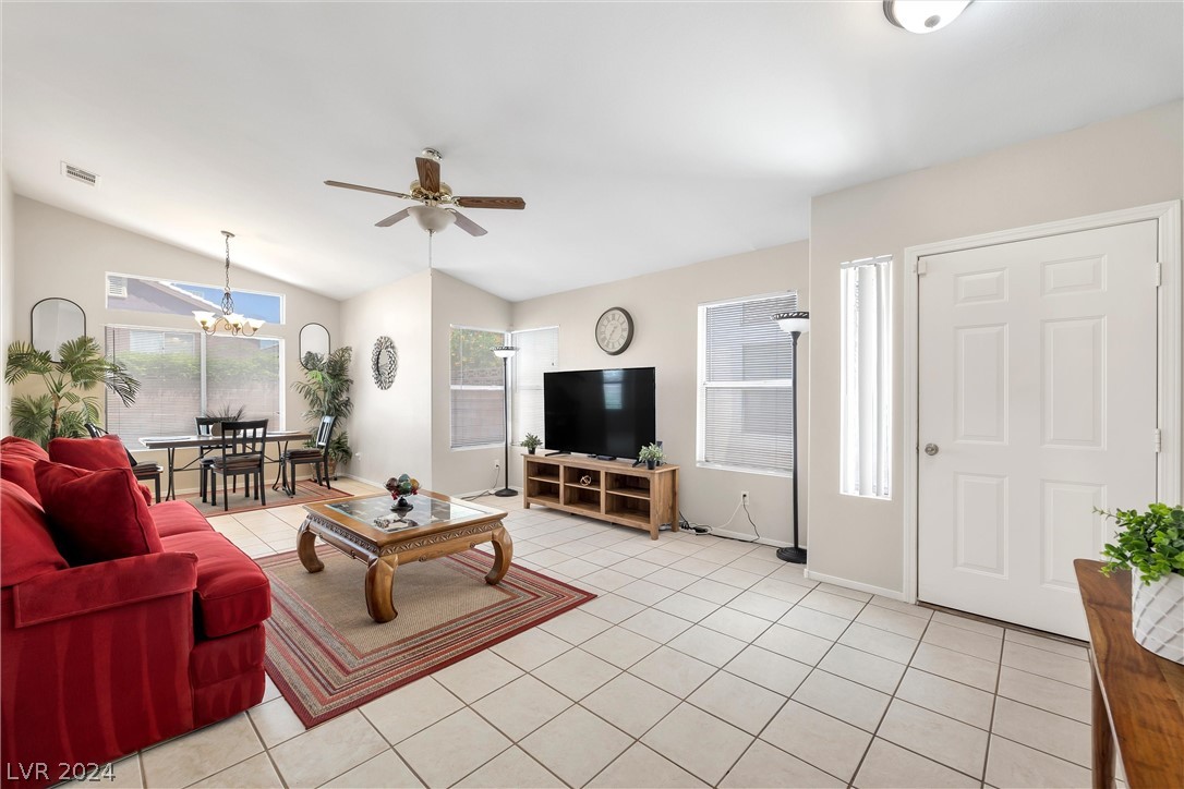 1816 Cedar Bluffs Way