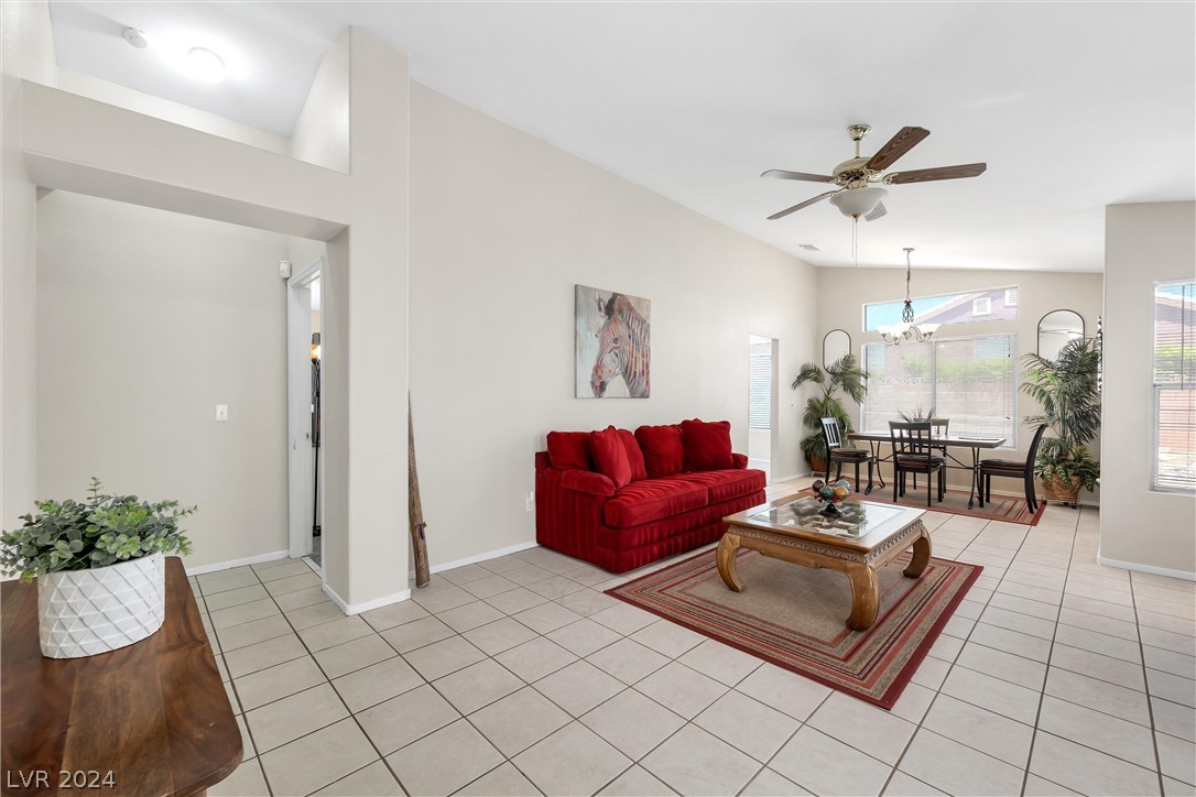 1816 Cedar Bluffs Way