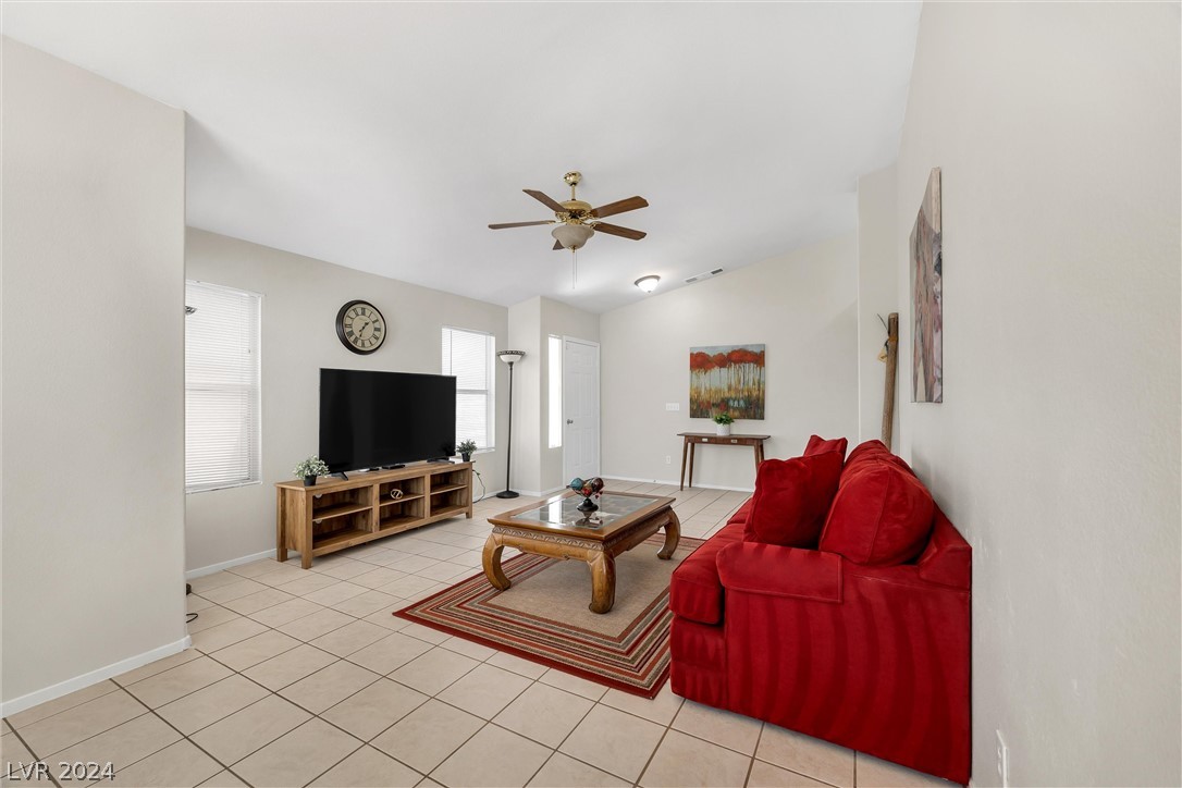 1816 Cedar Bluffs Way