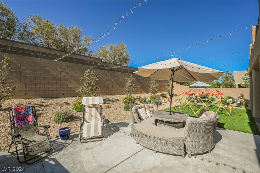 9790 Mosaic Canyon Court