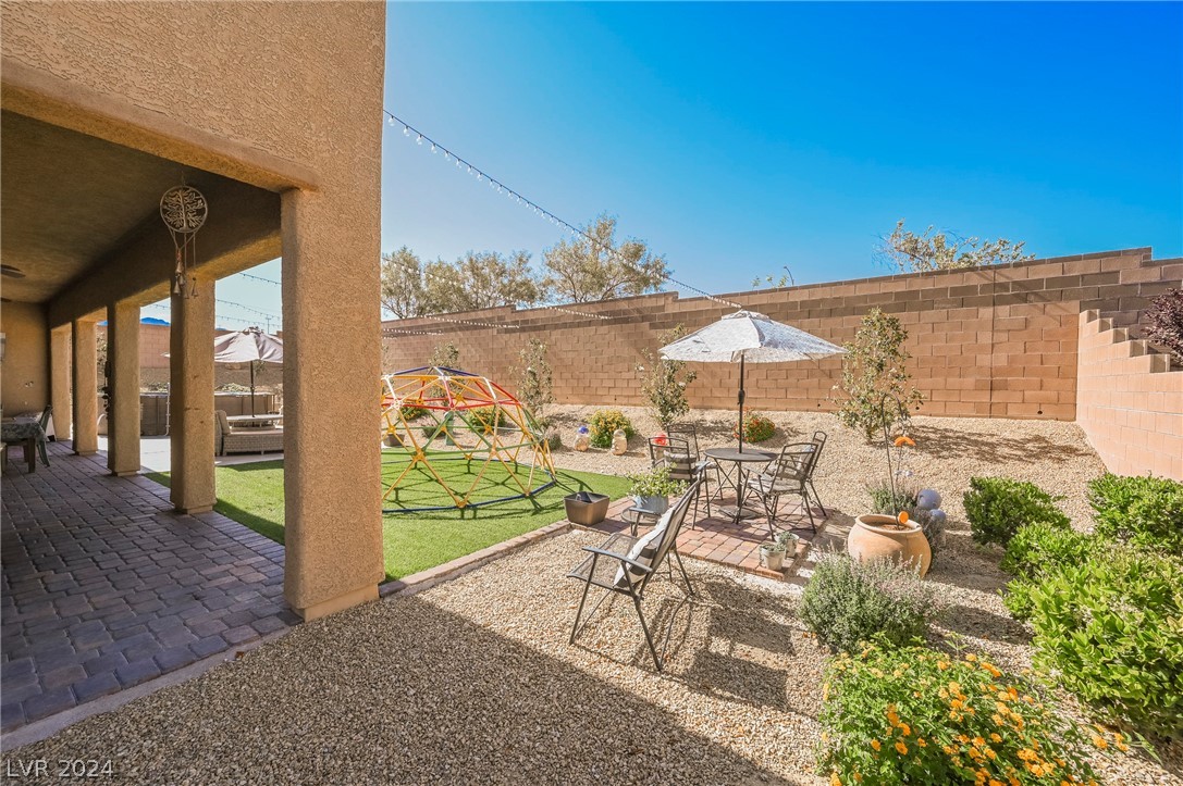 9790 Mosaic Canyon Court