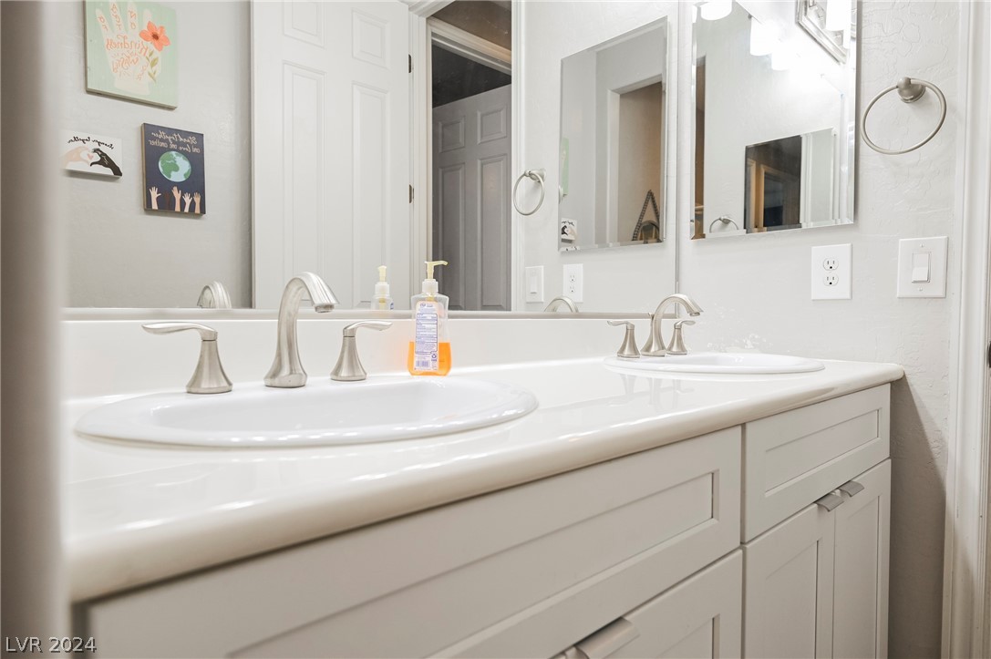 9790 Mosaic Canyon Court