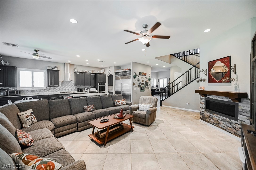 9790 Mosaic Canyon Court