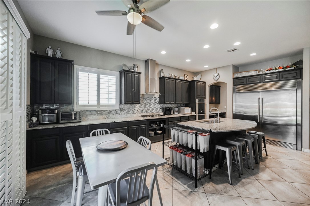 9790 Mosaic Canyon Court