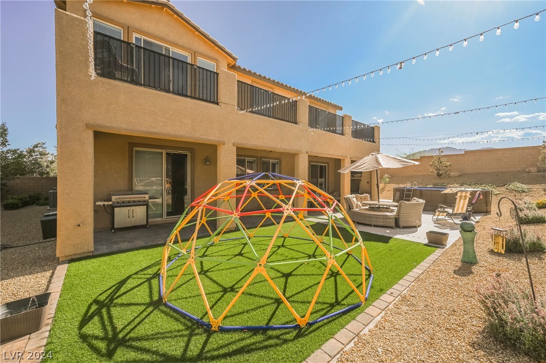 9790 Mosaic Canyon Court
