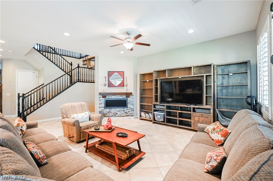 9790 Mosaic Canyon Court