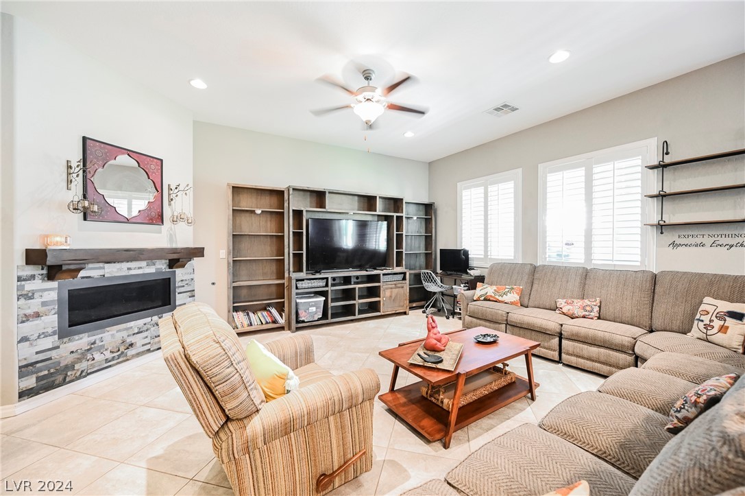 9790 Mosaic Canyon Court