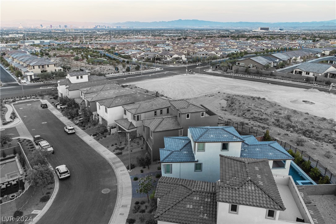 11833 Dragontail Peak Avenue