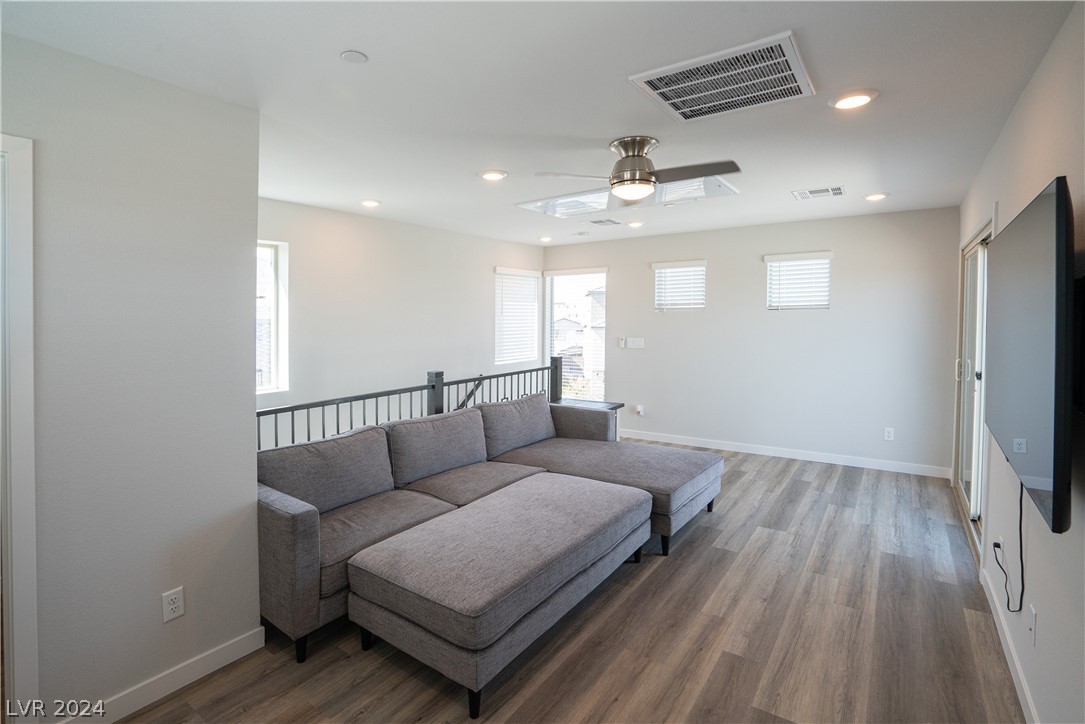 11833 Dragontail Peak Avenue