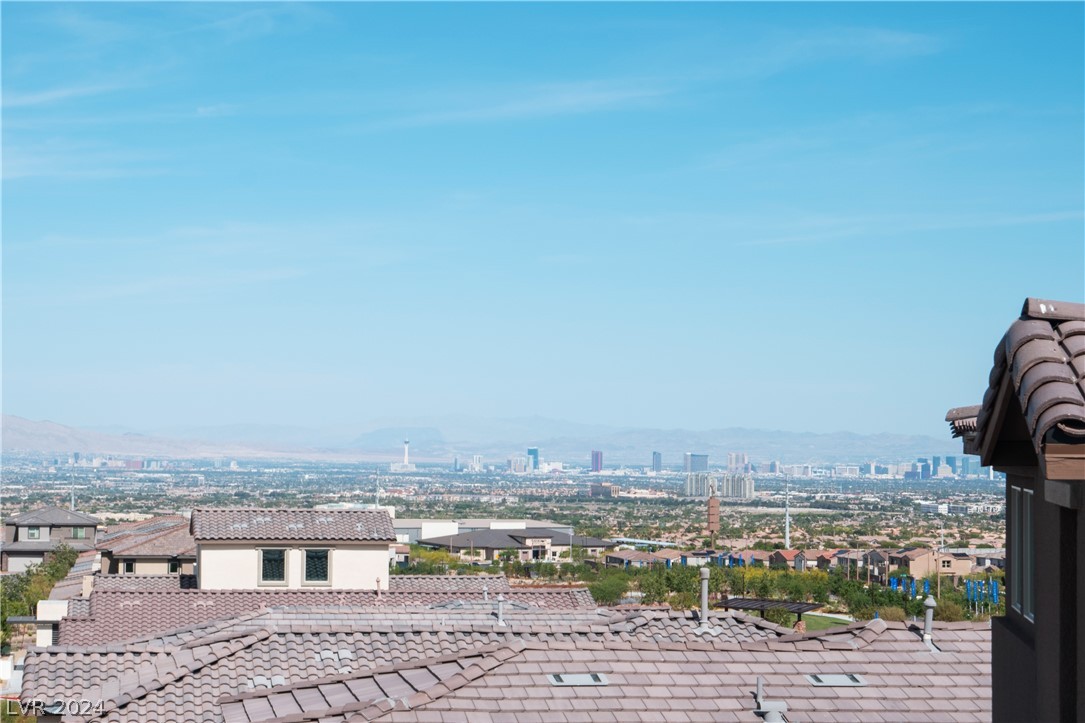 11833 Dragontail Peak Avenue