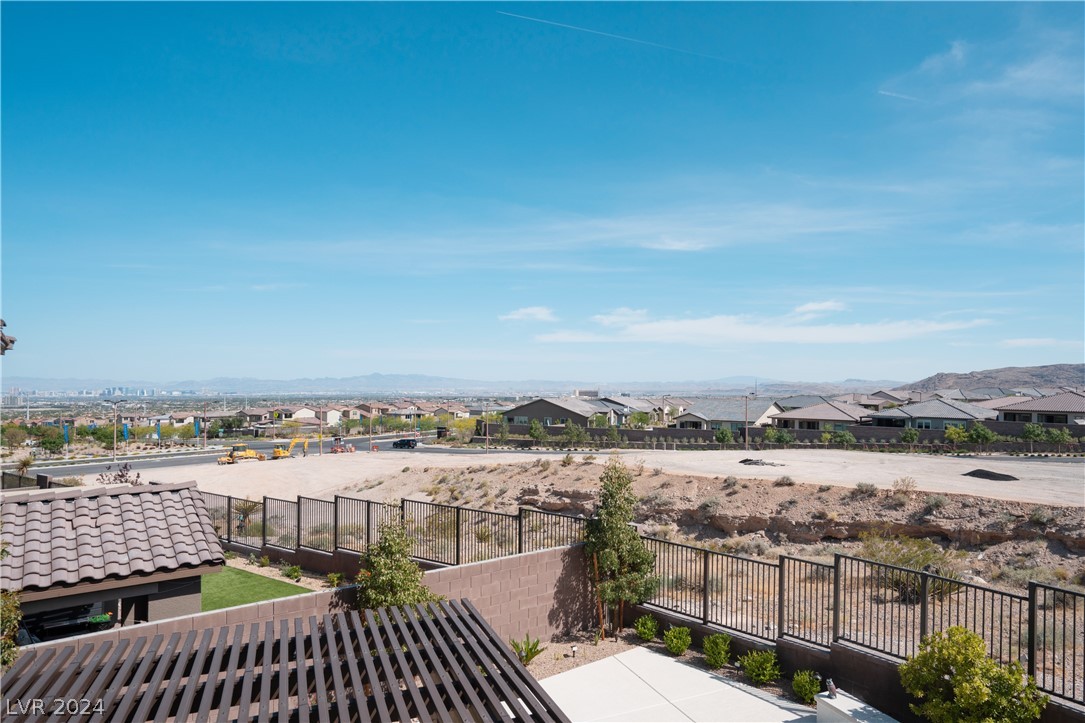 11833 Dragontail Peak Avenue