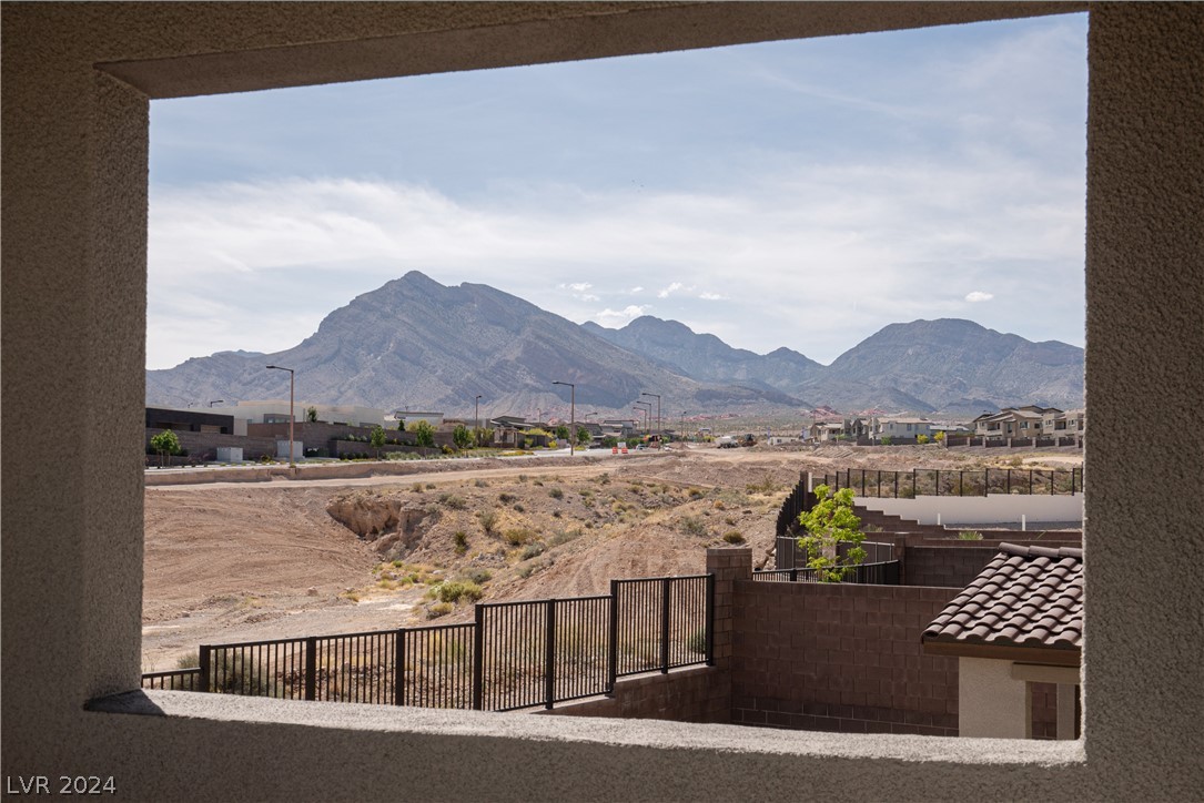 11833 Dragontail Peak Avenue