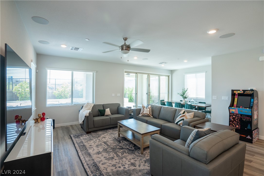 11833 Dragontail Peak Avenue