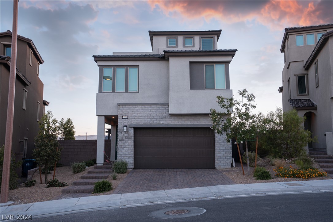 11833 Dragontail Peak Avenue