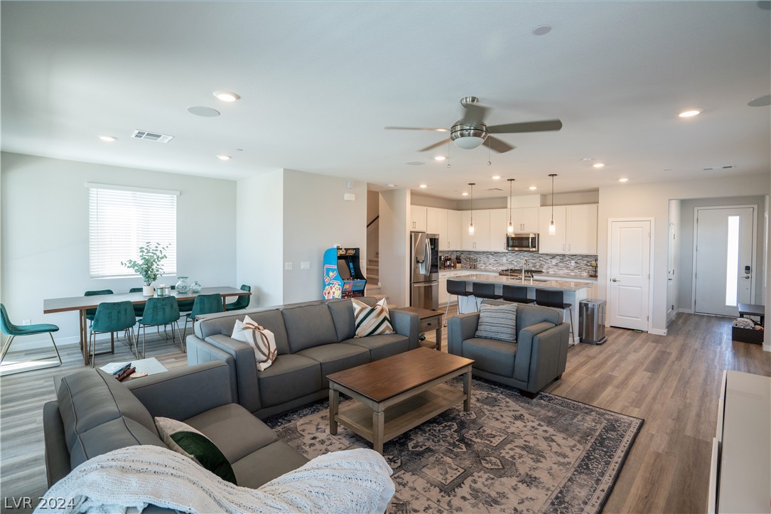 11833 Dragontail Peak Avenue