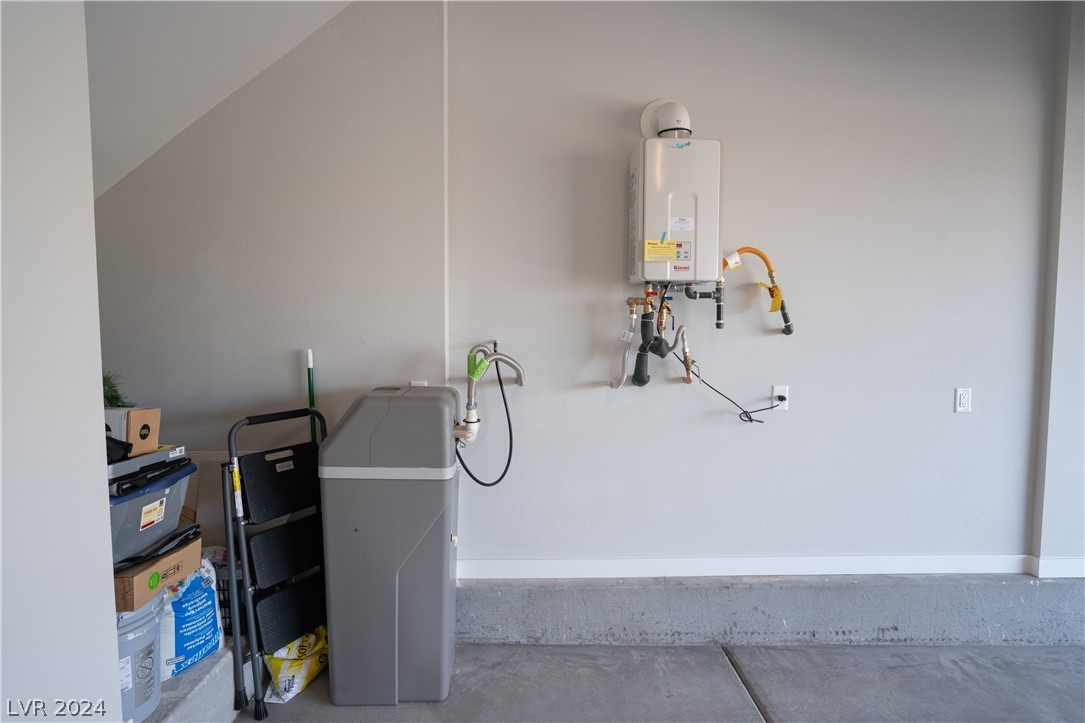 11833 Dragontail Peak Avenue