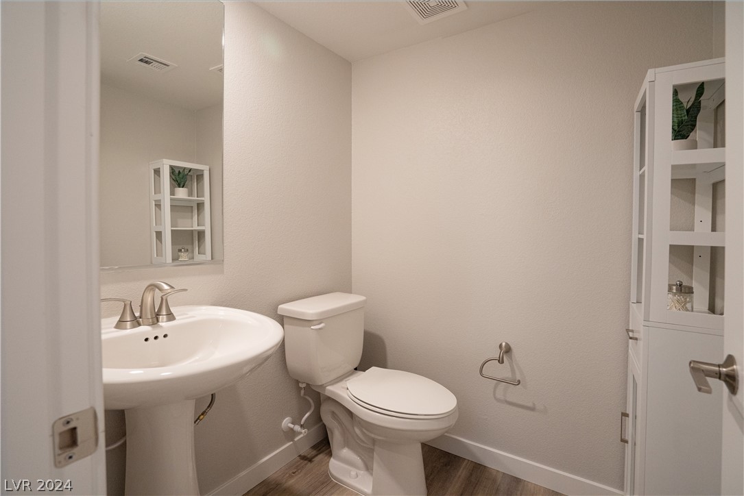 11833 Dragontail Peak Avenue