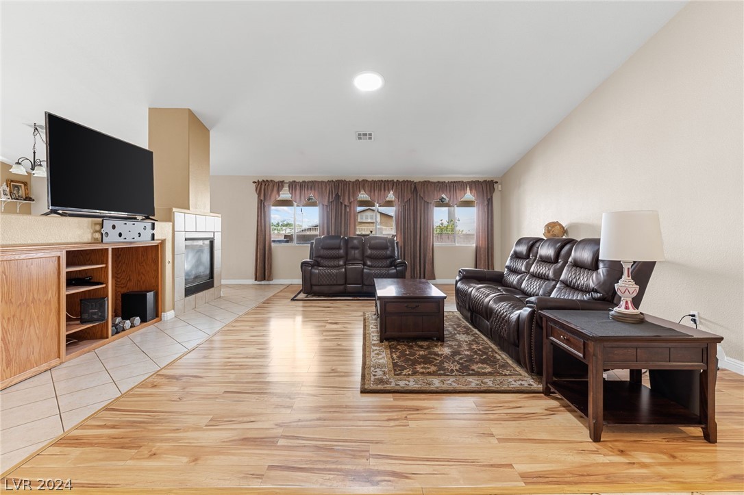 1012 Kings View Court