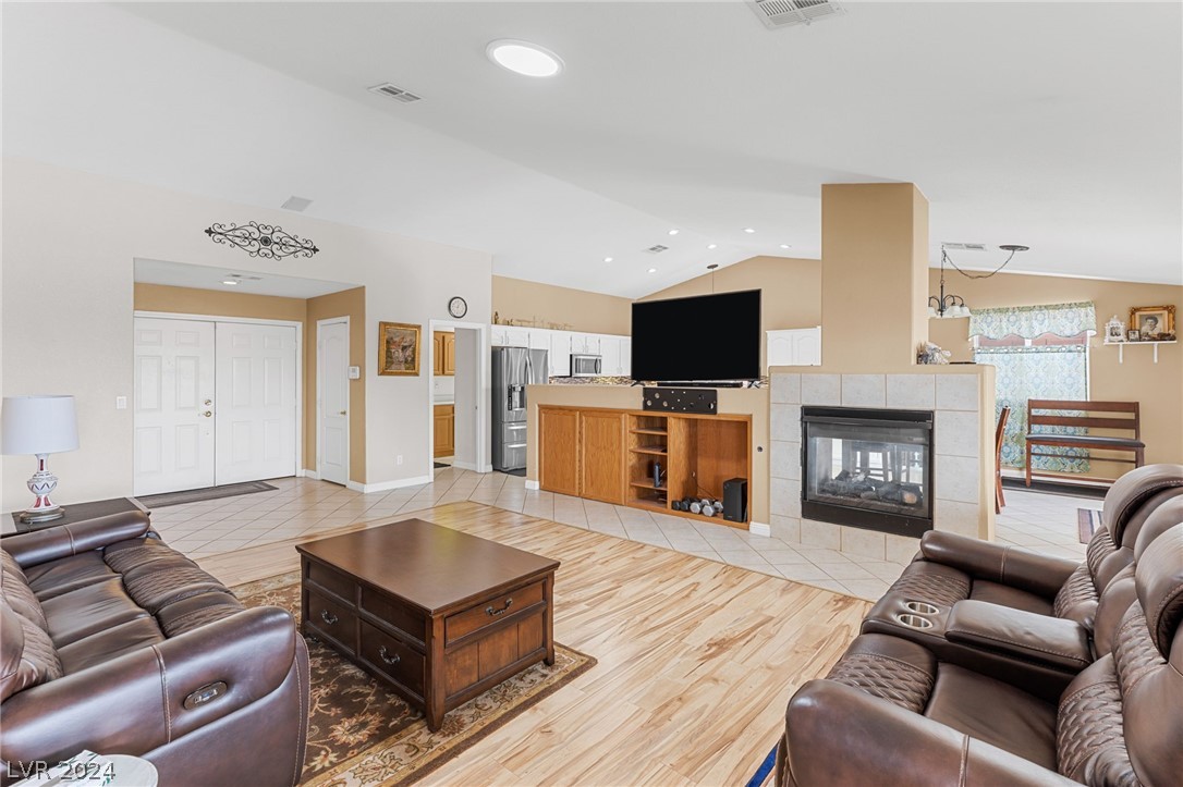 1012 Kings View Court
