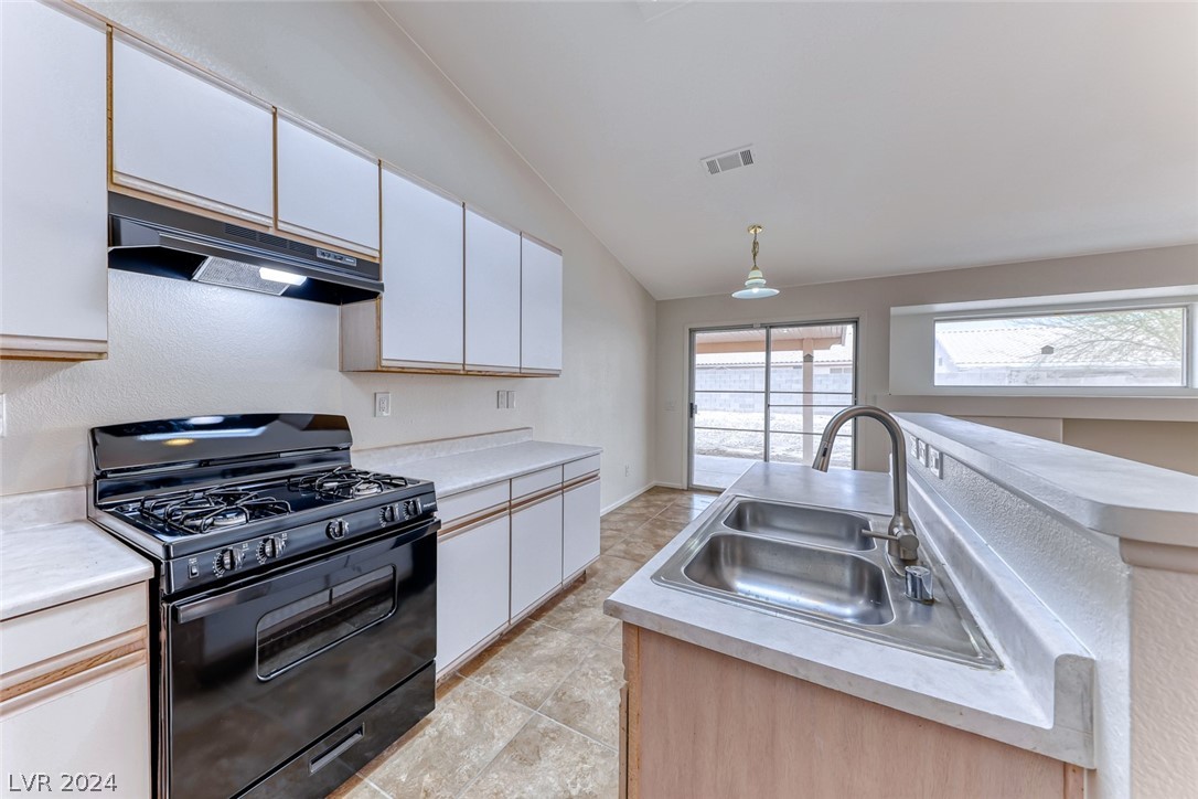 320 Mindoro Avenue