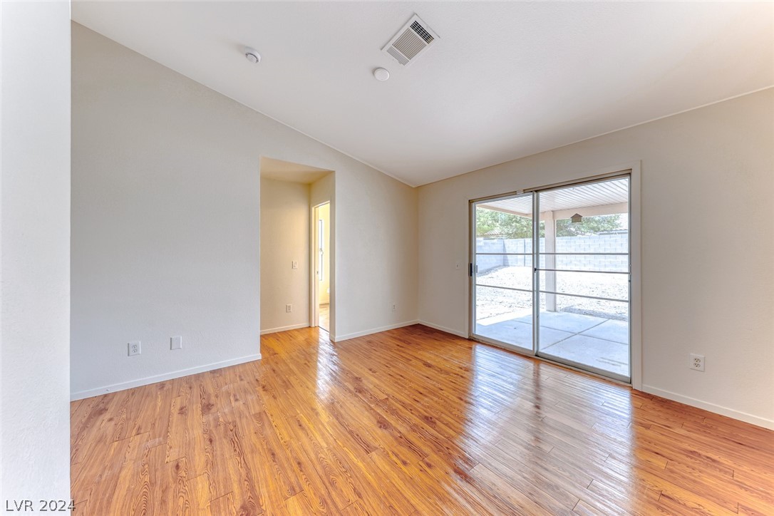 320 Mindoro Avenue