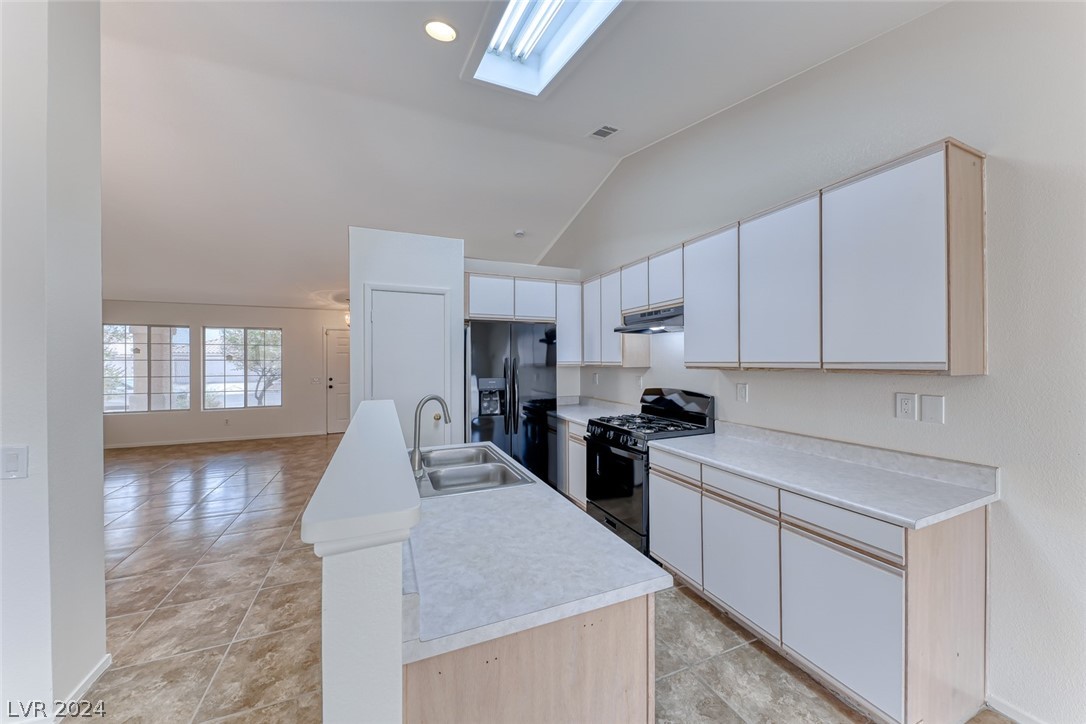 320 Mindoro Avenue