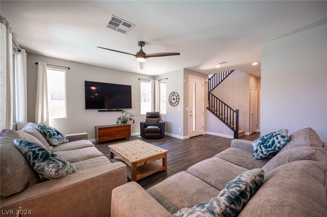 12502 Dolan Point Street