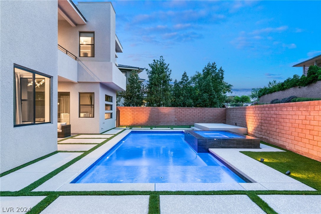 17 Moonfire Drive
