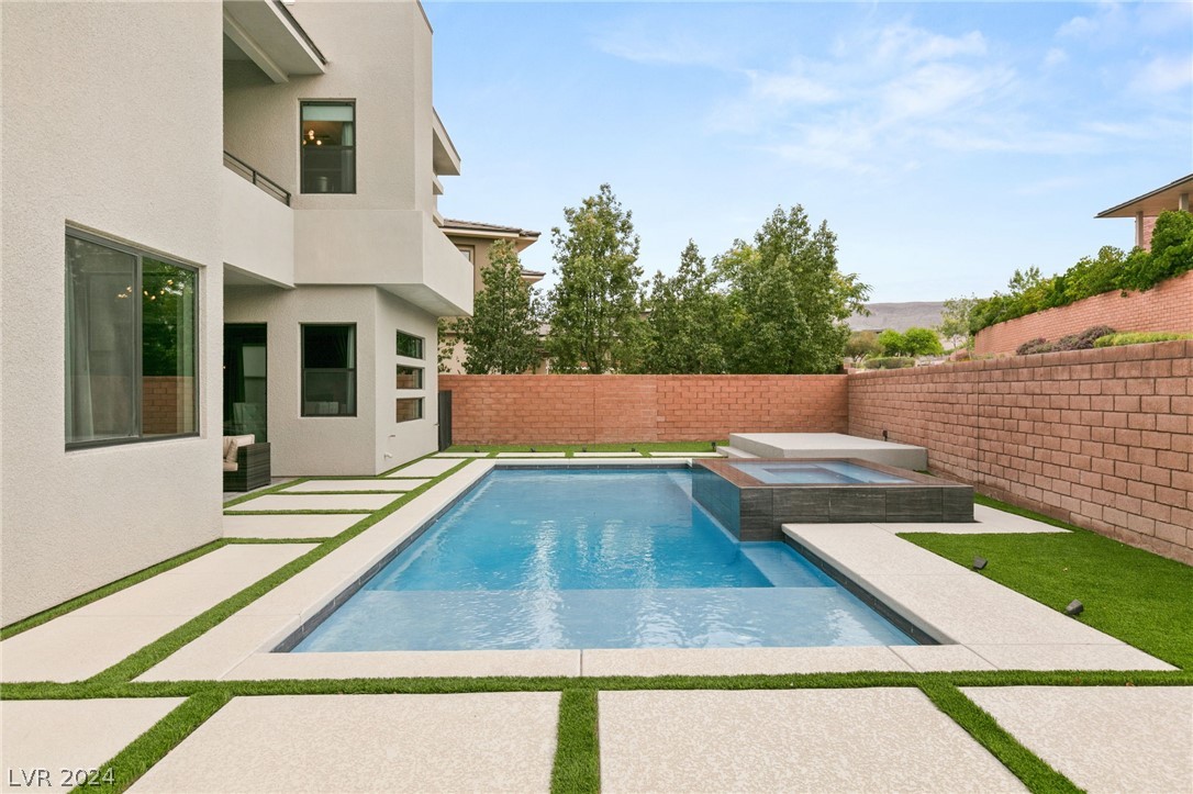 17 Moonfire Drive