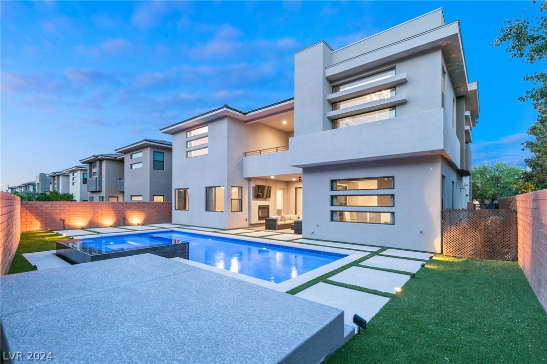 17 Moonfire Drive